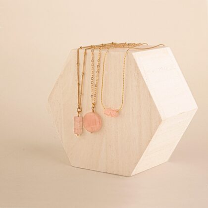 Papuošalai su rožiniu kvarcu, Rožinio kvarco pakabukas