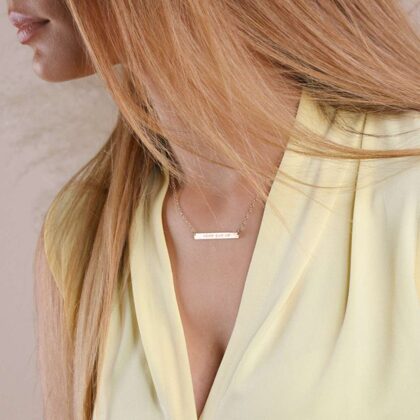 Minimalistinis kaklo pakabukas. Pailgas pakabukas